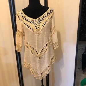 Beautiful Bahamian look shirt.